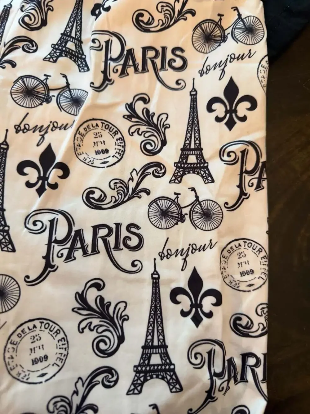 Pete & Lucy Black Tunic Top and Paris Print Leggings Outfit